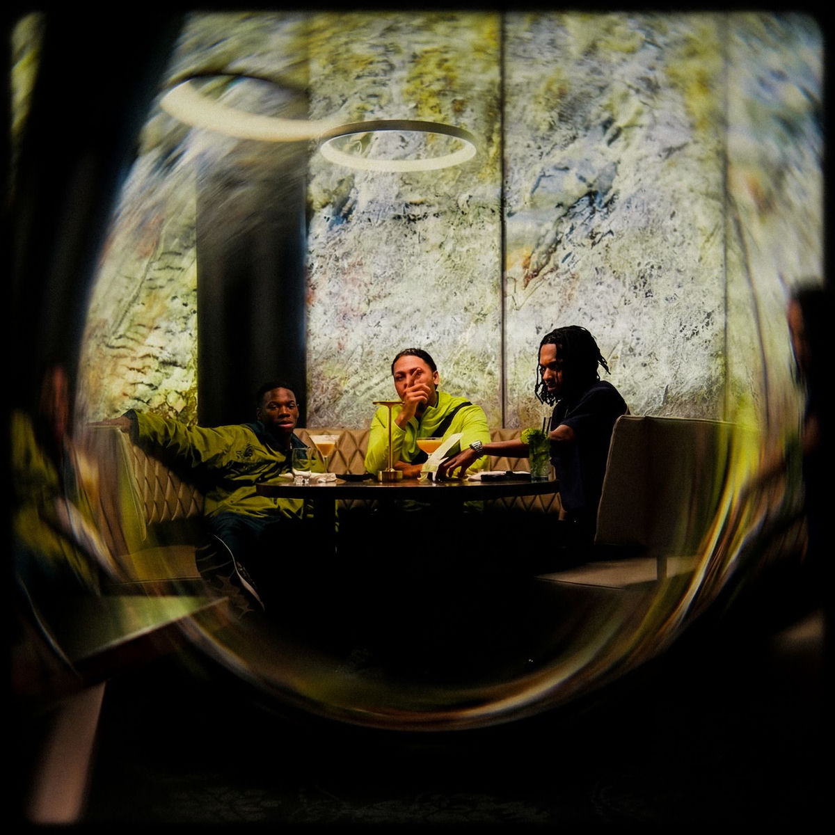 LILO, Highguest, Dessa – Top